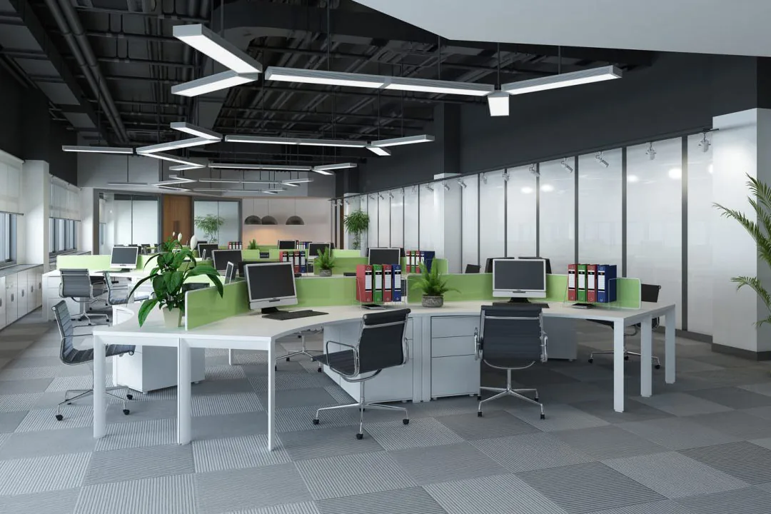 Biuro open space z wykładziną dywanową w płytkach